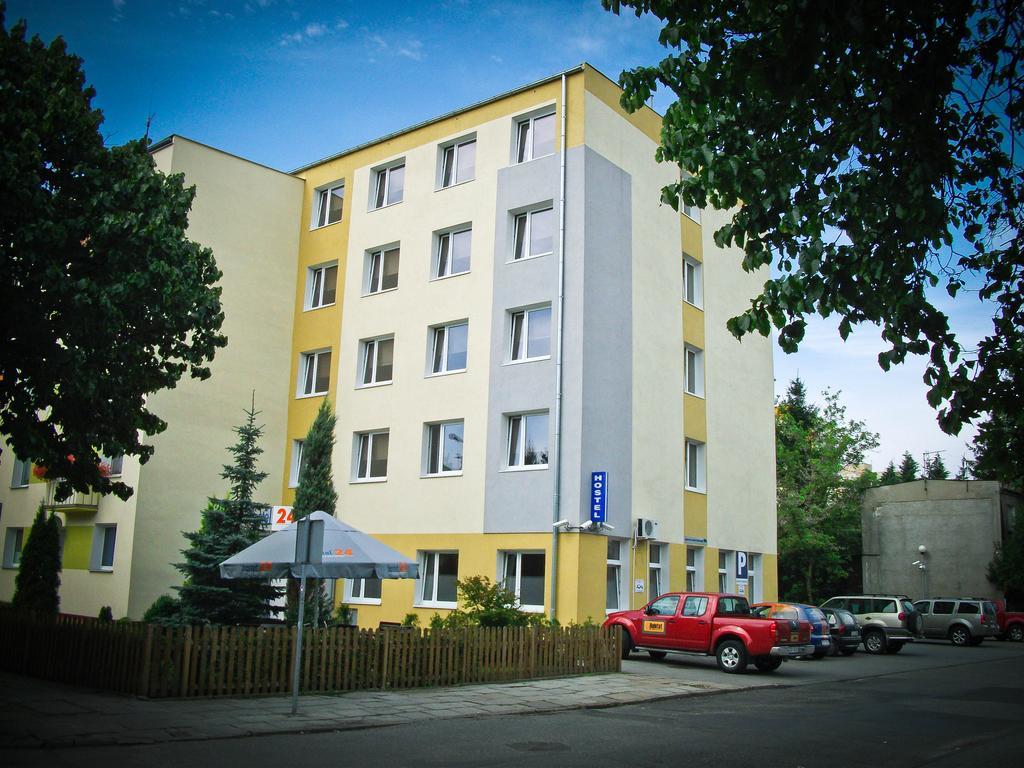 Hostel24 Bed&Breakfast Bydgoszcz Exterior foto